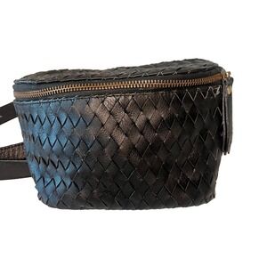 MANDRN Woven Atlas Leather Crossbody Belt Bag In Black Fanny Pack Comfy